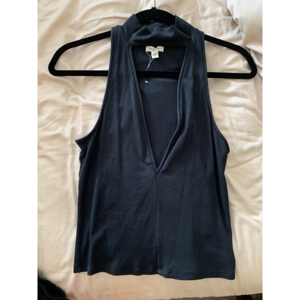 Deep V top